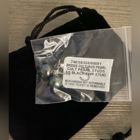 ♥️Genuine Freshwater Black Pearl (8-9mm)Sterling Silver Stud EarringsNWT - Picture 4 of 4